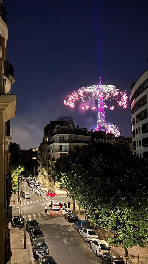 Cosy Appartement Avec Vue Tour Eiffel Paris 0*,  France