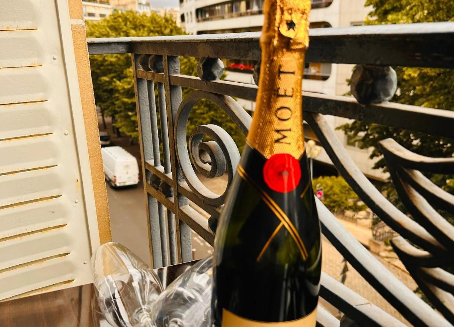 Cosy Appartement Avec Vue Tour Eiffel contacts